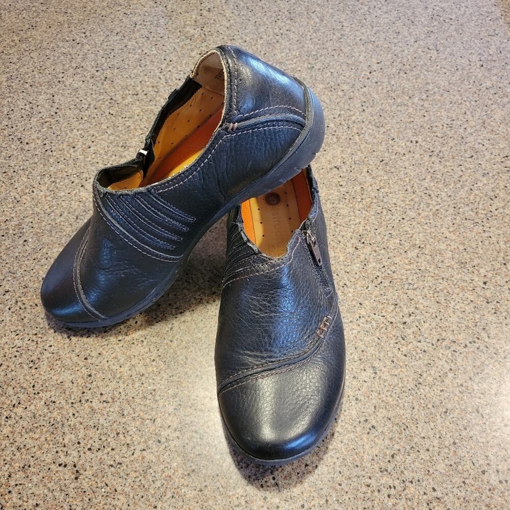 Clarkes Unstructured Black Zippered Loafer, Sz 9